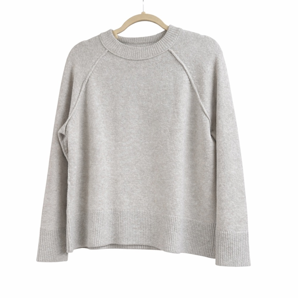 Aerie Light Cream Women's Crew Neck Sweater
